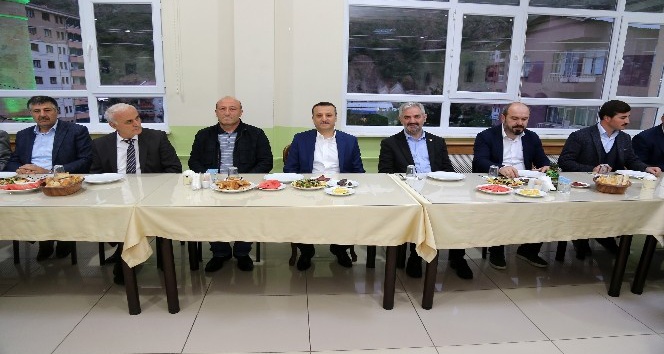 Vali Taşbilek iftarını Özel İdare çalışanlarıyla yaptı