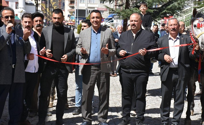 Rahvan Binicilik ve Atlı Spor Kulübüne görkemli açılış #haberi, #haberleri, #Gümüşhane #haber