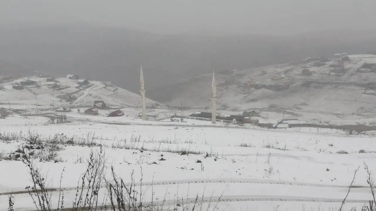 Gümüşhane’nin yüksek kesimleri beyaza büründü