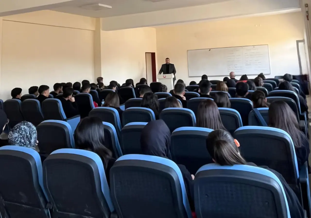 Gümüşhane Üniversitesi’nde “Kentleşme ve Ortak Akıl” Konferansı
