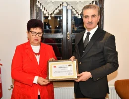 Gümüşhane Valiliği’nde 45 yıllık hizmetin ardından duygusal veda: Ülkü Köklü emekli oldu