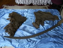 Güvenç Abdal’ın Kılıcı ve Zırhı Gümüşhane’de Korunuyor