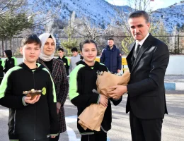Vali Baruş’tan Fevzipaşa Ortaokulu’na ziyaret