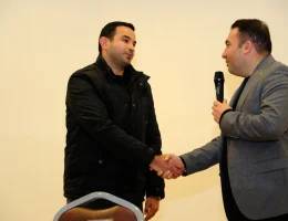 Başkan Kara kesenin ağzını açtı! Bir maaş ikramiye ve alışveriş çeki…