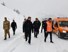 Vali Baruş karla mücadele çalışmalarını denetledi