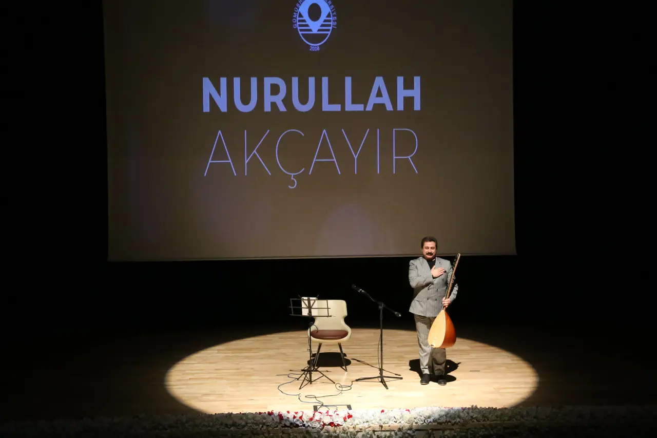 Gümüşhane’de Türkü Rüzgarı! Nurullah Akçayır Gönülleri Fethetti