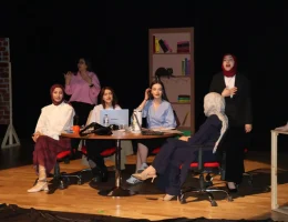 Gümüşhane’de tiyatro sahnesinde engel tanımayan performans