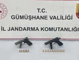 Kürtün’de Jandarma Sıkı Takipte: Ruhsatsız Tabancalara El Konuldu
