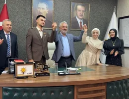 Nişan Yüzüklerini Taktıktan Sonra İlk Durakları AK Parti Oldu