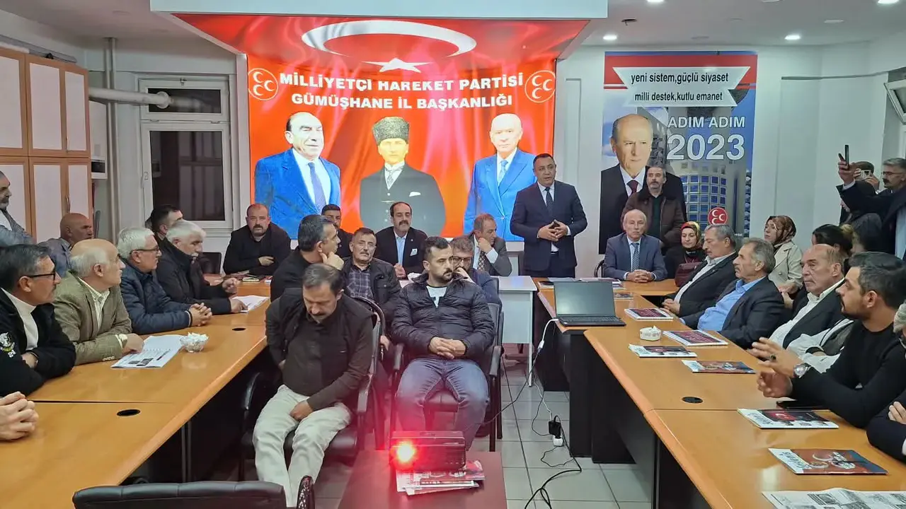 Başkan Başer, Gümüşhane Belediyesi’nin çalışmalarını ve gelecek projelerini MHP teşkilatına değerlendirdi