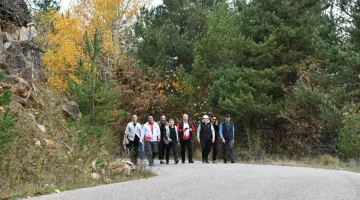 Sonbaharın sarısına Cumhuriyet’in kırmızısı eşlik etti