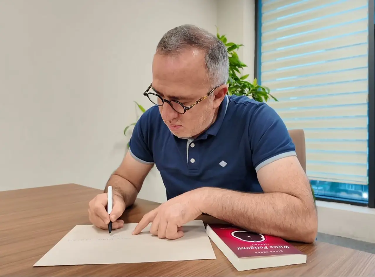 Sosyal Medyayı Kapatıp Kitaplara Sığınan Kıvanç Tatlıtuğ’a Gümüşhaneli yazardan sürpriz destek