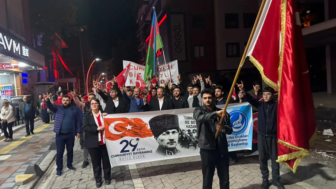 Ülkü Ocakları Gümüşhane İl Başkanlığı Cumhuriyetin 103’üncü Yılını Coşkuyla Kutladı