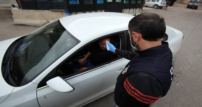 Gümüşhane’de şehre gelenlerin ateşi ölçülüyor