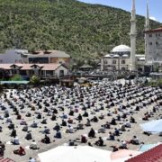 Gümüşhane’de 2,5 ay sonra ilk Cuma namazı kılındı