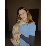 Anne şefkatini bayan veterinerde buldu