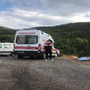 Kuşburnu toplayan anne ve kızı yıldırım düşmesi sonucu hayatını kaybetti