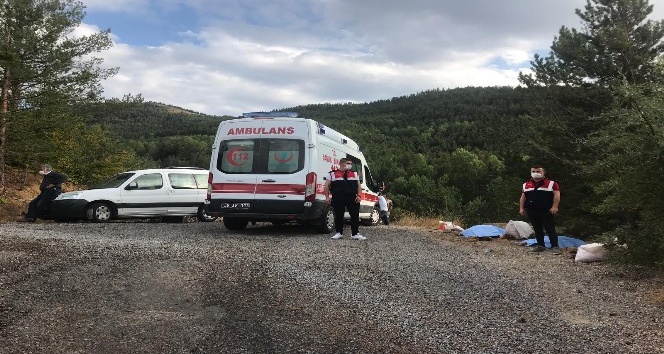 Kuşburnu toplayan anne ve kızı yıldırım düşmesi sonucu hayatını kaybetti