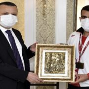 Katıldığı ilk uluslararası yarışmada Balkan Şampiyonu oldu