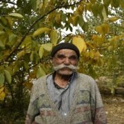Gönül gözüyle köyünü cennete çevirdi