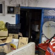 Gümüşhane’de iki ayrı çöp evden 3 kamyon malzeme boşaltıldı