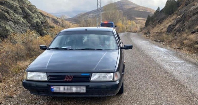 Otomobilinin içinde silahla öldürüldü