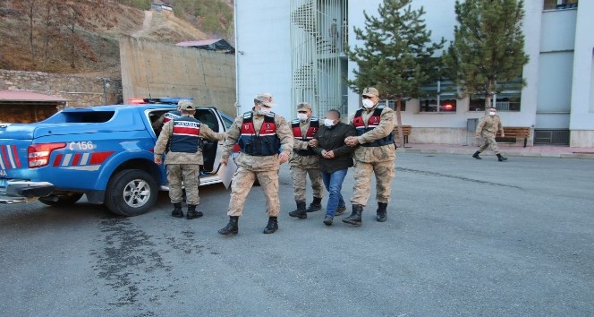 Gümüşhane Başkanı Vahit Olgun saldırısının şüphelisi İ.K ve M.E sorgularının ardından adliyeye sevk edildi
