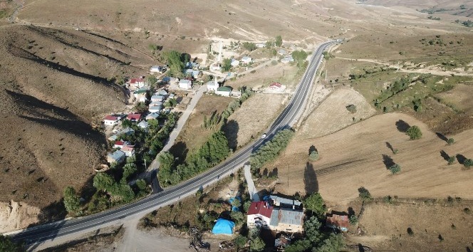 Kadın muhtar köyüne yaptıklarıyla göz kamaştırıyor