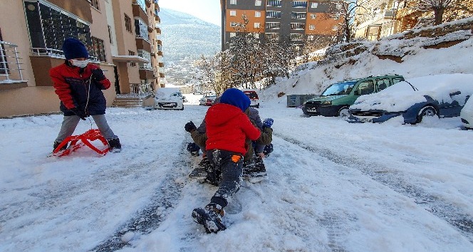 Kar yağışına en çok onlar sevindi