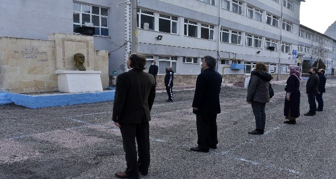 Gümüşhane’de okullarda İstiklal Marşı okundu