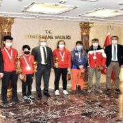 Vali Taşbilek şampiyon sporcuları ödüllendirdi
