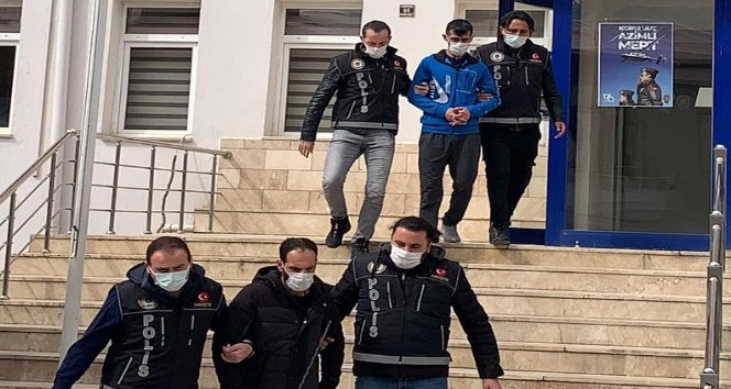 Gümüşhane’de 499 adet sentetik hap ve 10,87 gram bonzai ele geçirildi