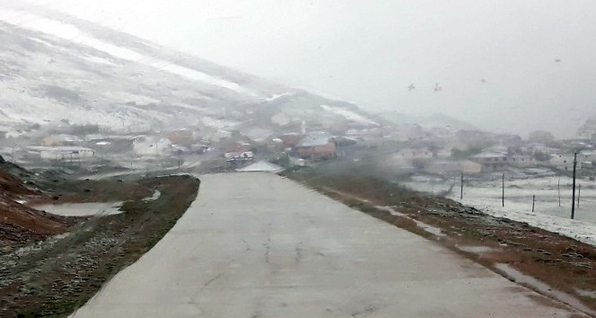 Gümüşhane’ye Haziran ayında kar yağdı