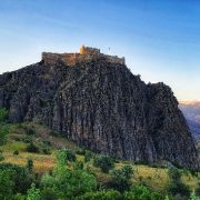 660 yıllık kalenin surlarından enfes günbatımı manzaraları