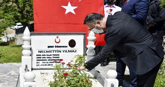Şehit Öğretmen Necmettin Yılmaz şehadetinin 4. yılında kabri başında anıldı