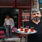 Bir haftalık kazancını yangın bölgesine yollayacak