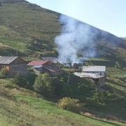 Gümüşhane’de 2 ev ve ahır küle döndü