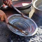 Gümüşhane’nin tek kalaycısı da mesleği bırakmak üzere
