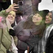 Soğuğa aldırmadan Boya Festivalinde gönüllerince eğlendiler