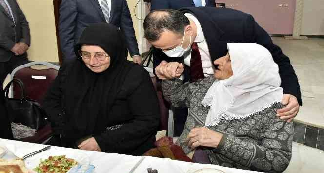 Vali Taşbilek ilçe iftar programlarının finalini Şiran’da yaptı