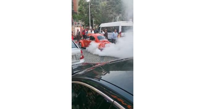 Düğün konvoyunda lastik yakan araç trafikten men edildi