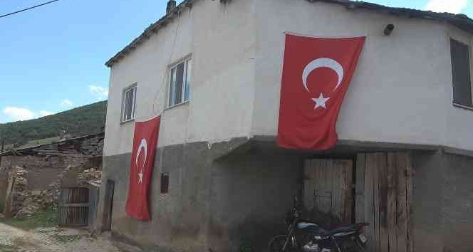 Şehit annesi istedi köyüne baz istasyonu kuruldu