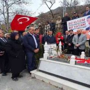 Şehit Öğretmen Necmettin Yılmaz Öğretmenler Gününde kabri başında anıldı
