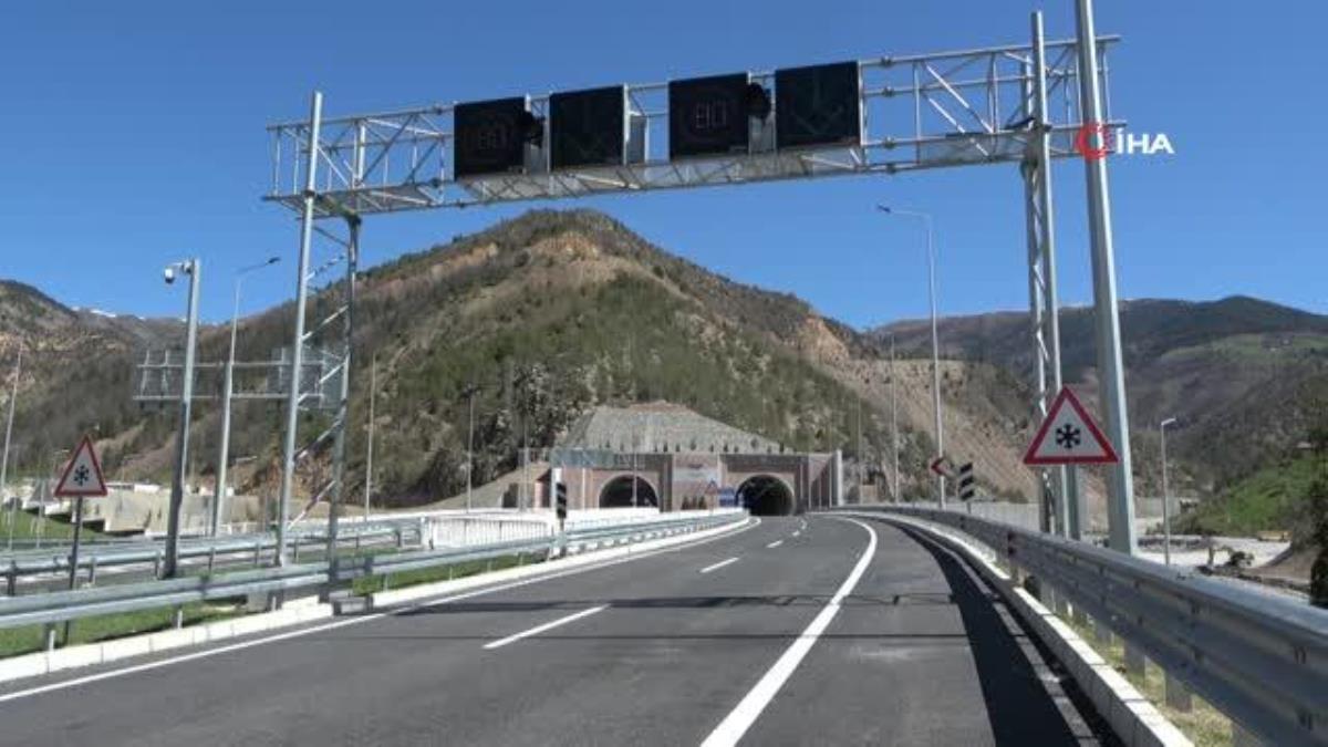 Açılışı gerçekleştirilen Zigana Tünelini kullanan vatandaşlar “dağın çilesi bitti” dedi