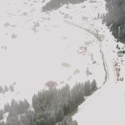 Gümüşhane yaylalarında kar ve sis manzaraları böyle görüntülendi