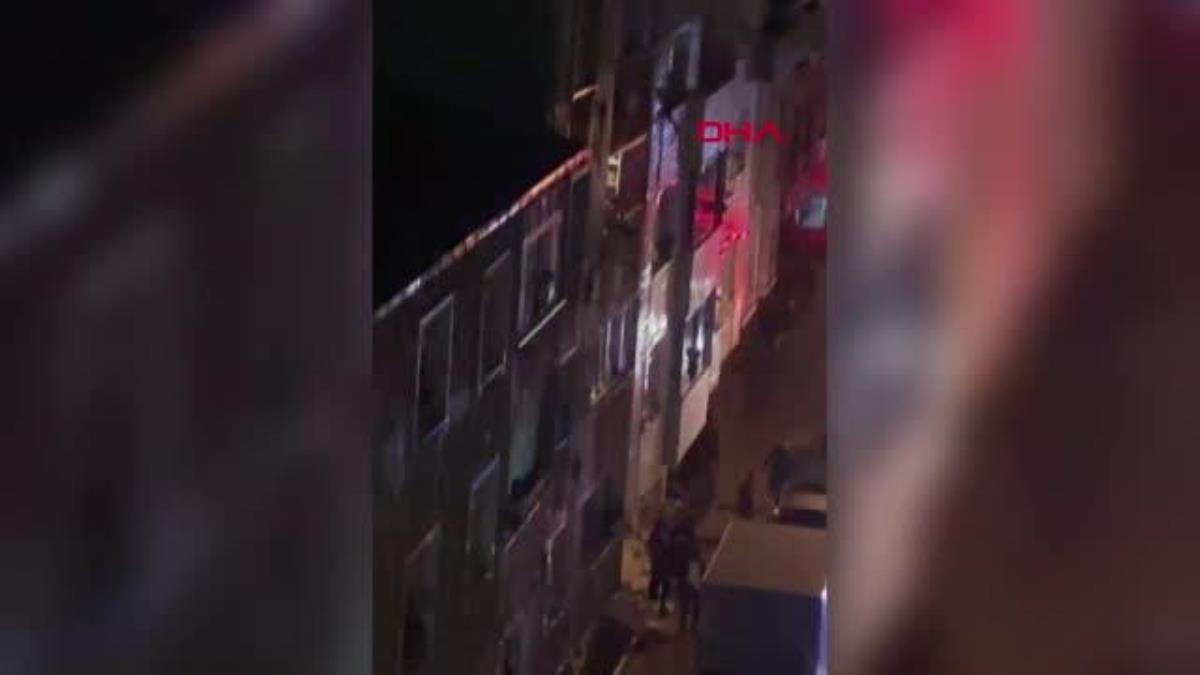 İSTANBUL-KÜÇÜKÇEKMECE’DE ANNESİNİ BIÇAKLAYIP İNTİHAR GİRİŞİMİNDE BULUNDU