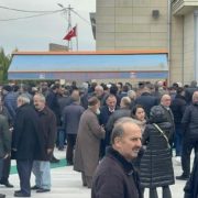 Ümraniye’de evde ölü bulunan anne ve oğlu toprağa verildi