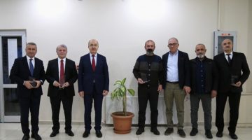 GÜKAV üyelerine plaket takdim edildi