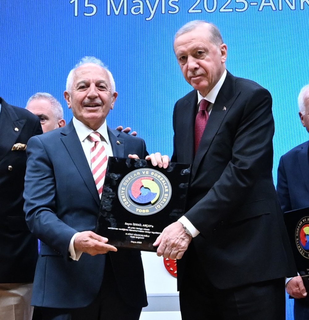 Cumhurbaşkanı Erdoğan’dan Başkan Akçay’a Hizmet Şeref Belgesi #haberi, #haberleri, #Gümüşhane #haber
