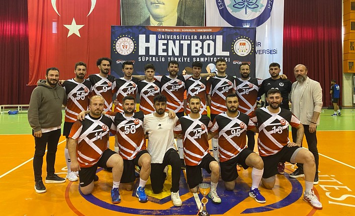 Gümüşhane Üniversitesi Hentbol Takımı Süper Lig’de Bir Kez Daha Zirvede! #haberi, #haberleri, #Gümüşhane #haber